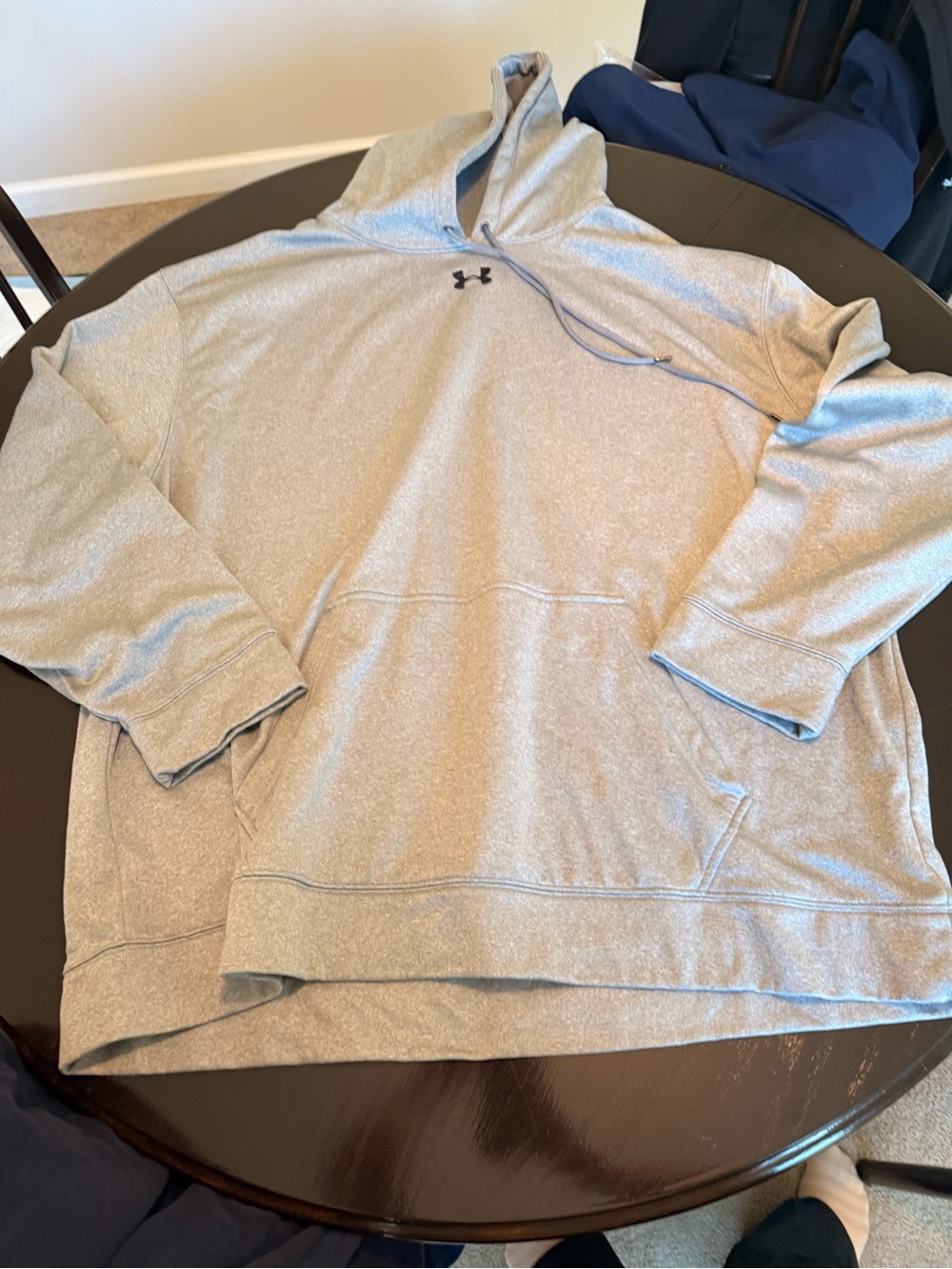 Under Armour Men's Light Gray Hoodie Sweater